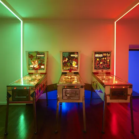아파트 The Pinball Luxury